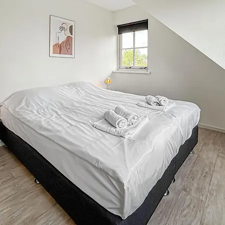 5 Bedroom Front In *